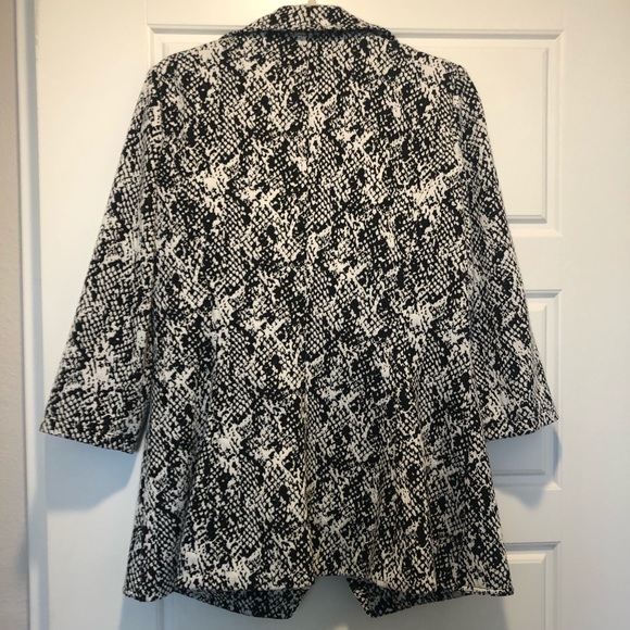 Fun, feminine Calvin Klein snakeskin blazer! (10) - Picture 3 of 5